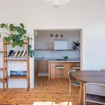 Charming Flat With Beautiful Riverside Views