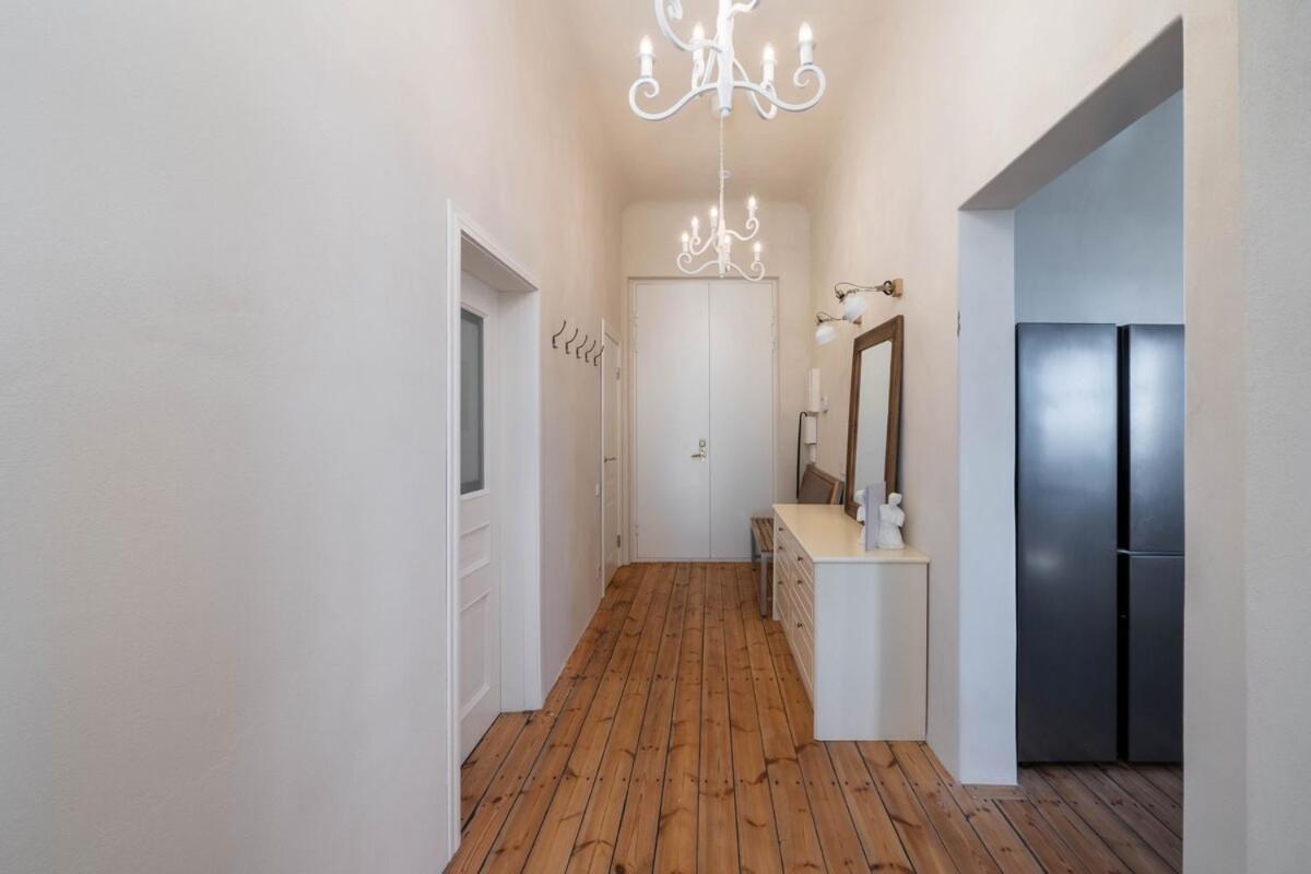 Charming Flat With Beautiful Riverside Views