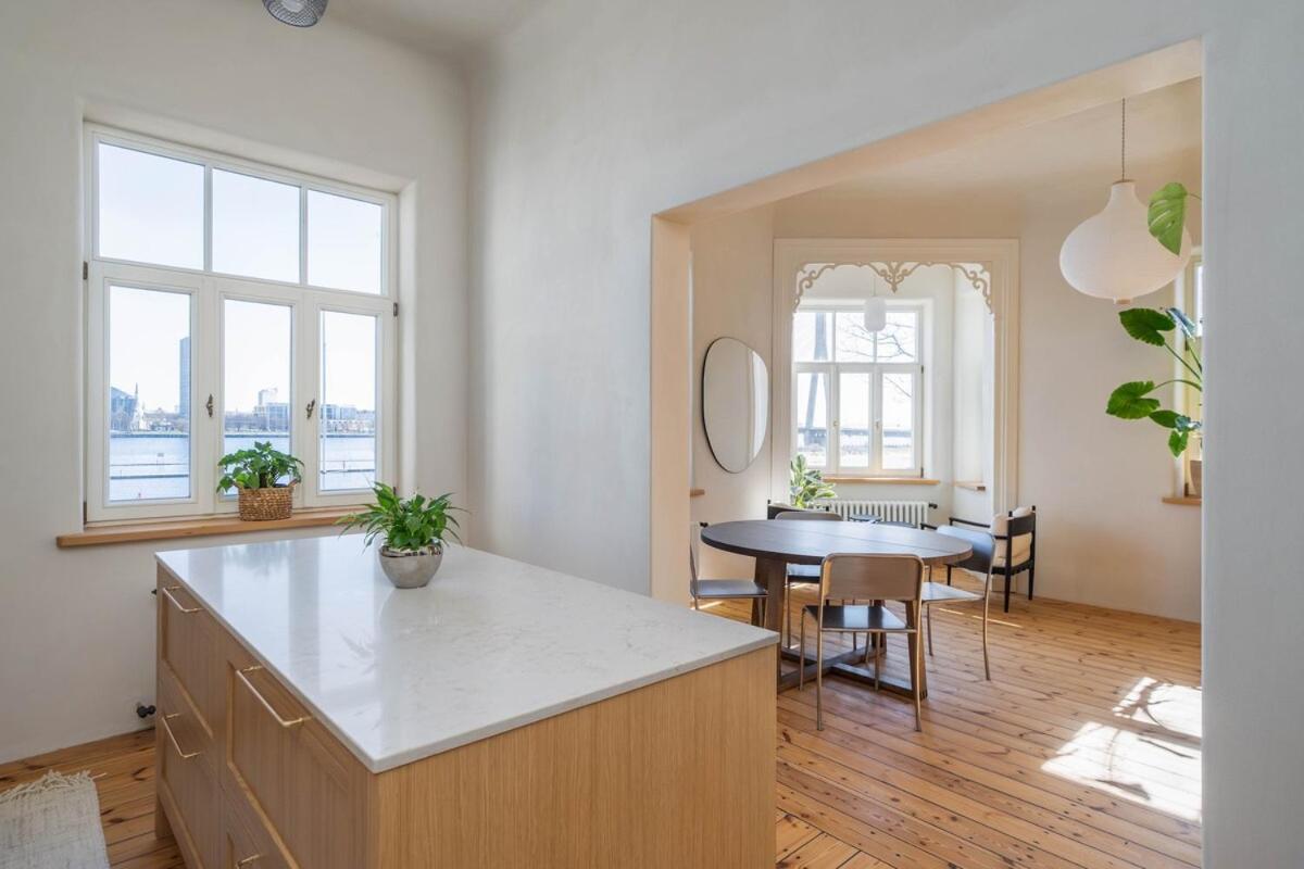 Charming Flat With Beautiful Riverside Views Dzīvoklis *