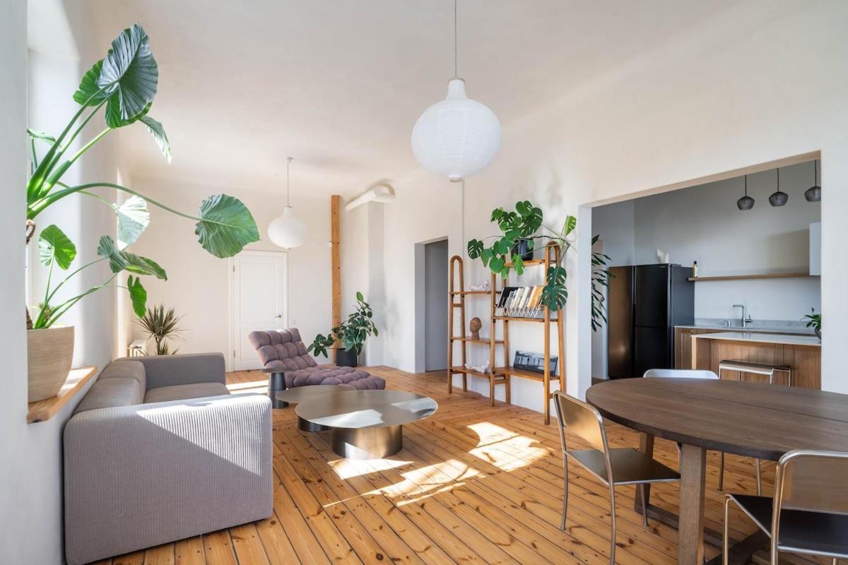 Charming Flat With Beautiful Riverside Views