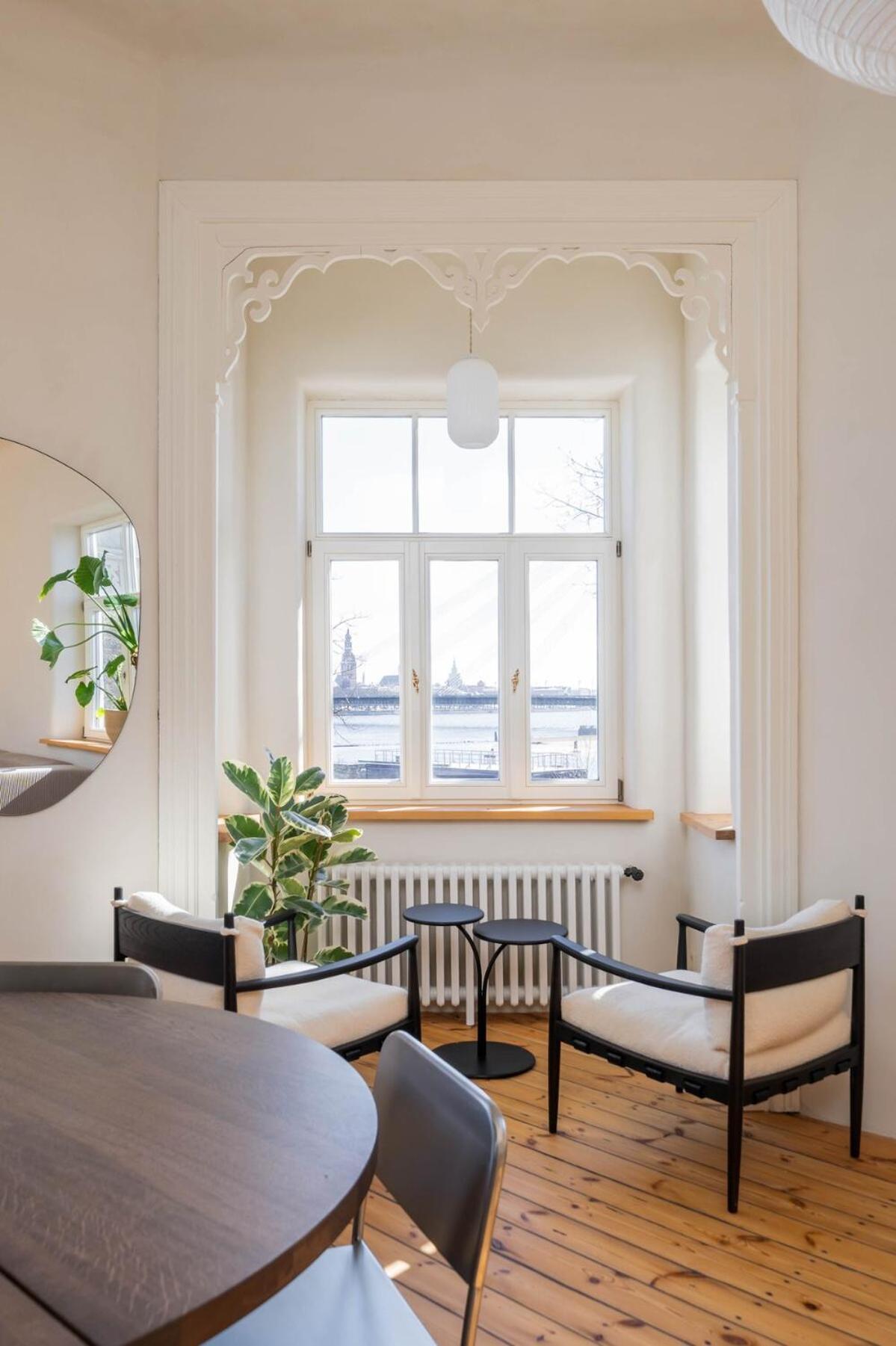 Charming Flat With Beautiful Riverside Views Dzīvoklis