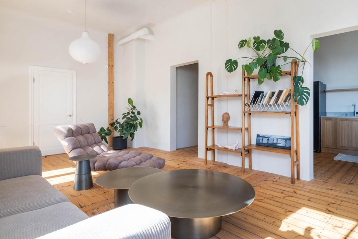 Dzīvoklis Charming Flat With Beautiful Riverside Views